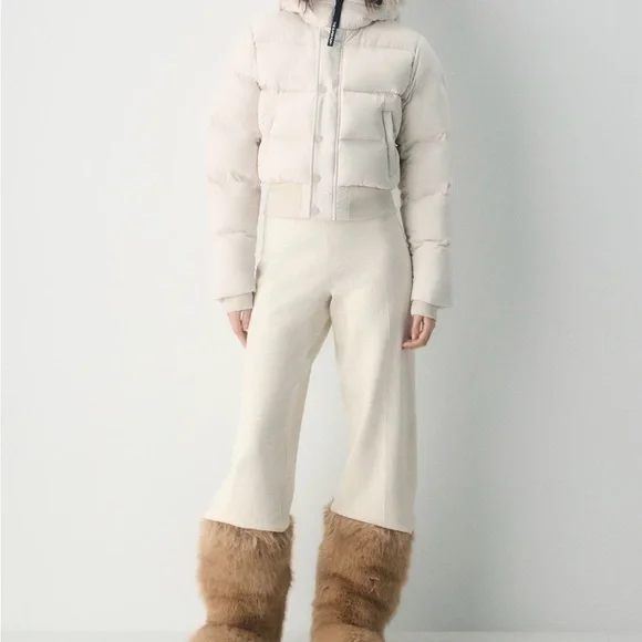 Aritzia Super Puff Chalet with faux fur - Picture 2 of 6